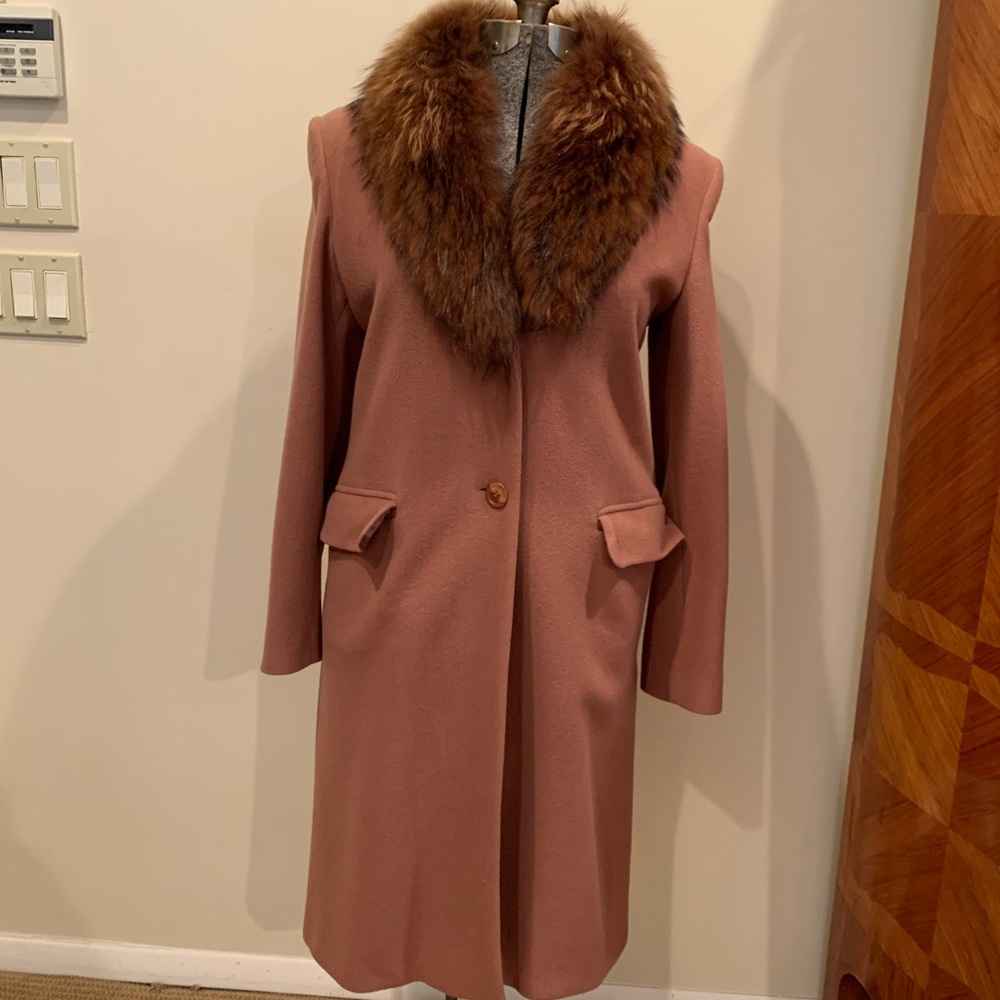 Woman winter coat with fur collar